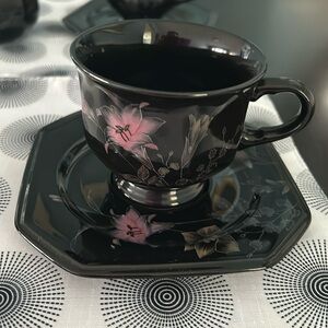 Mikasa 4 cups and saucers, sugar bowl
Vintage design you cannot get anymore.